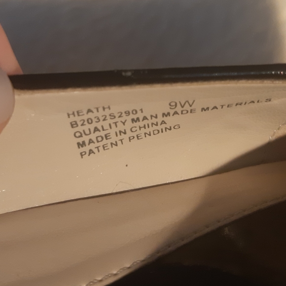 Naturalizer beige and black flats with gold strap - Picture 9 of 14